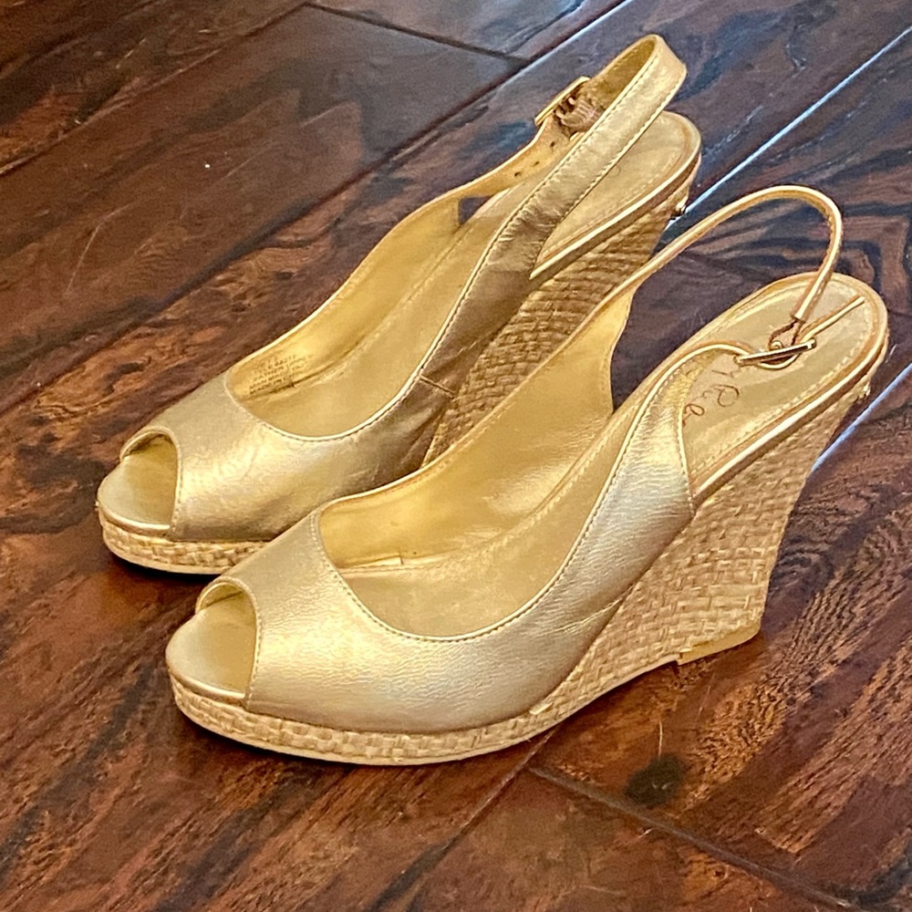 Lilly Pulitzer Kristen gold wedges